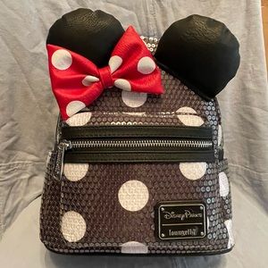 NEW‎ WALT DISNEY PARKS LOUNGEFLY MINNIE MOUSE SEQUIN POLKA DOT MINI BACKPACK